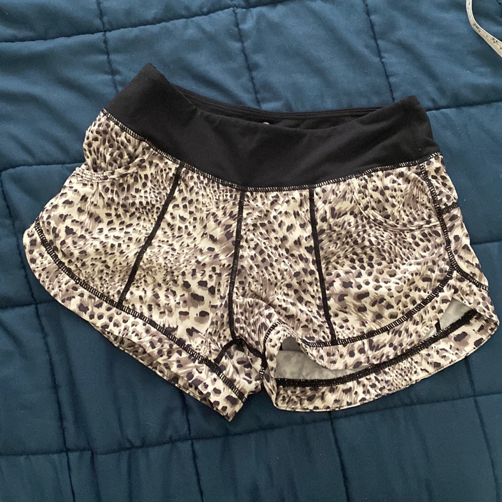 Blockout Body Energy Leopard Shorts